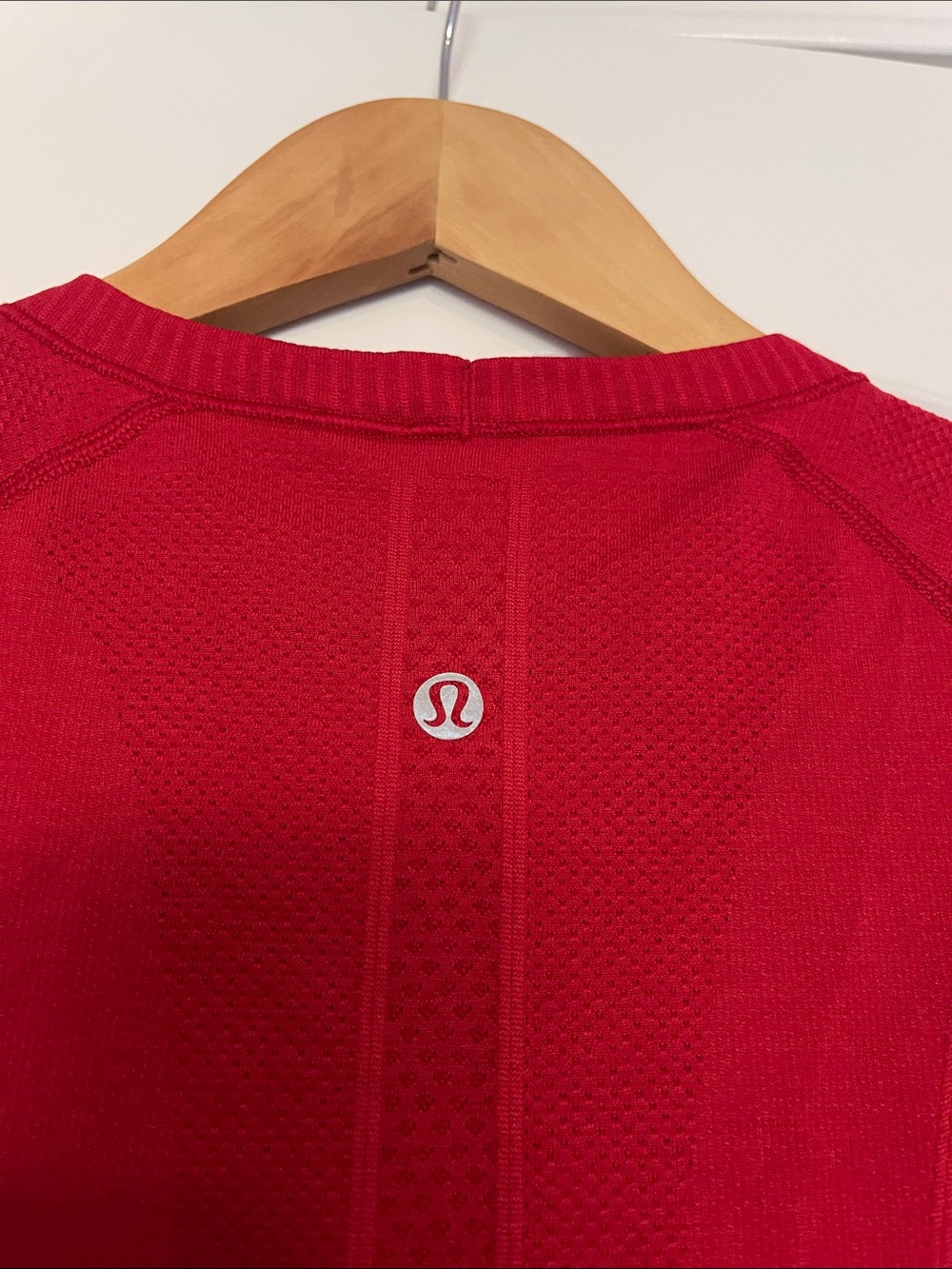 lululemon athletica Red Short Sleeve Athletic Tee